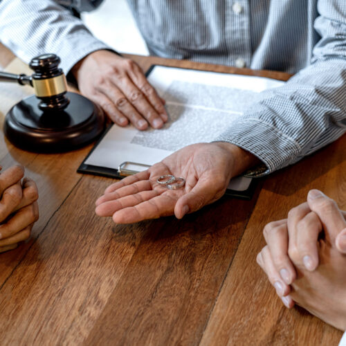 What are the Pros and Cons of Contesting a Divorce? What are the Pros and Cons of Contesting a Divorce?