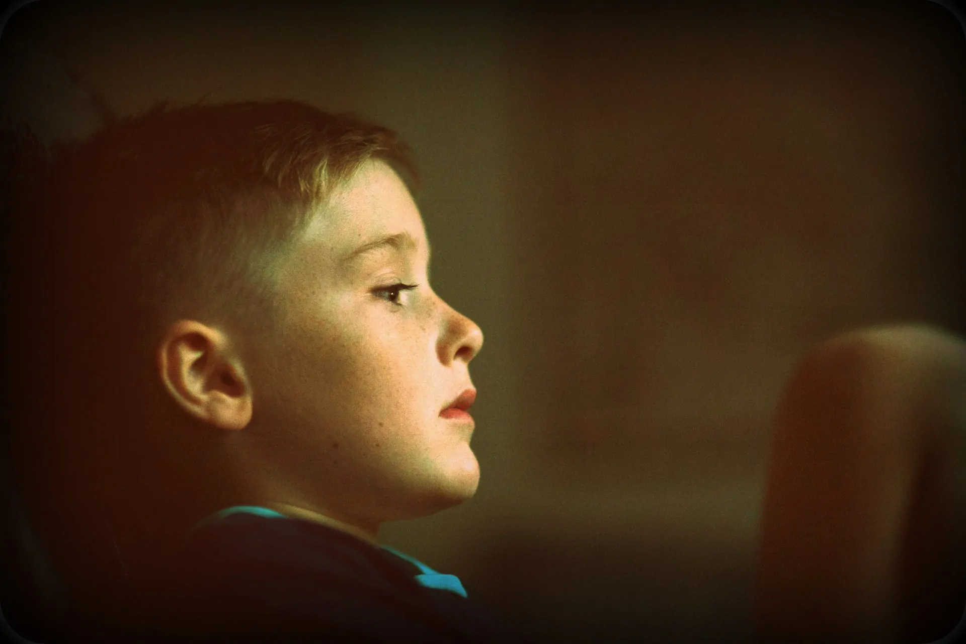 divorce impact Parental divorce impacts children's behavior.